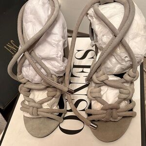 SENSO Vanita Suede Heels